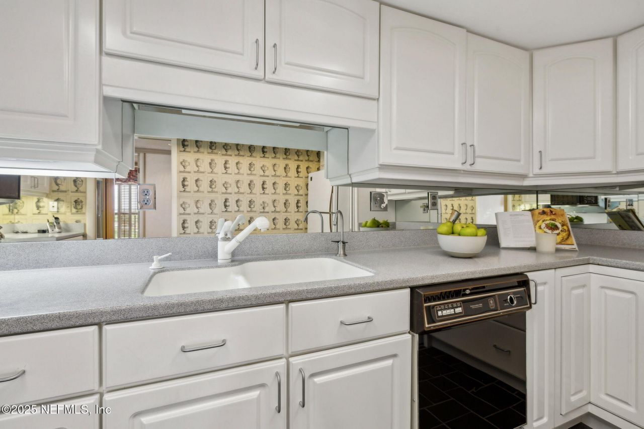 505 Lancaster Street, Unit 14C, Jacksonville, FL 32204 Photo