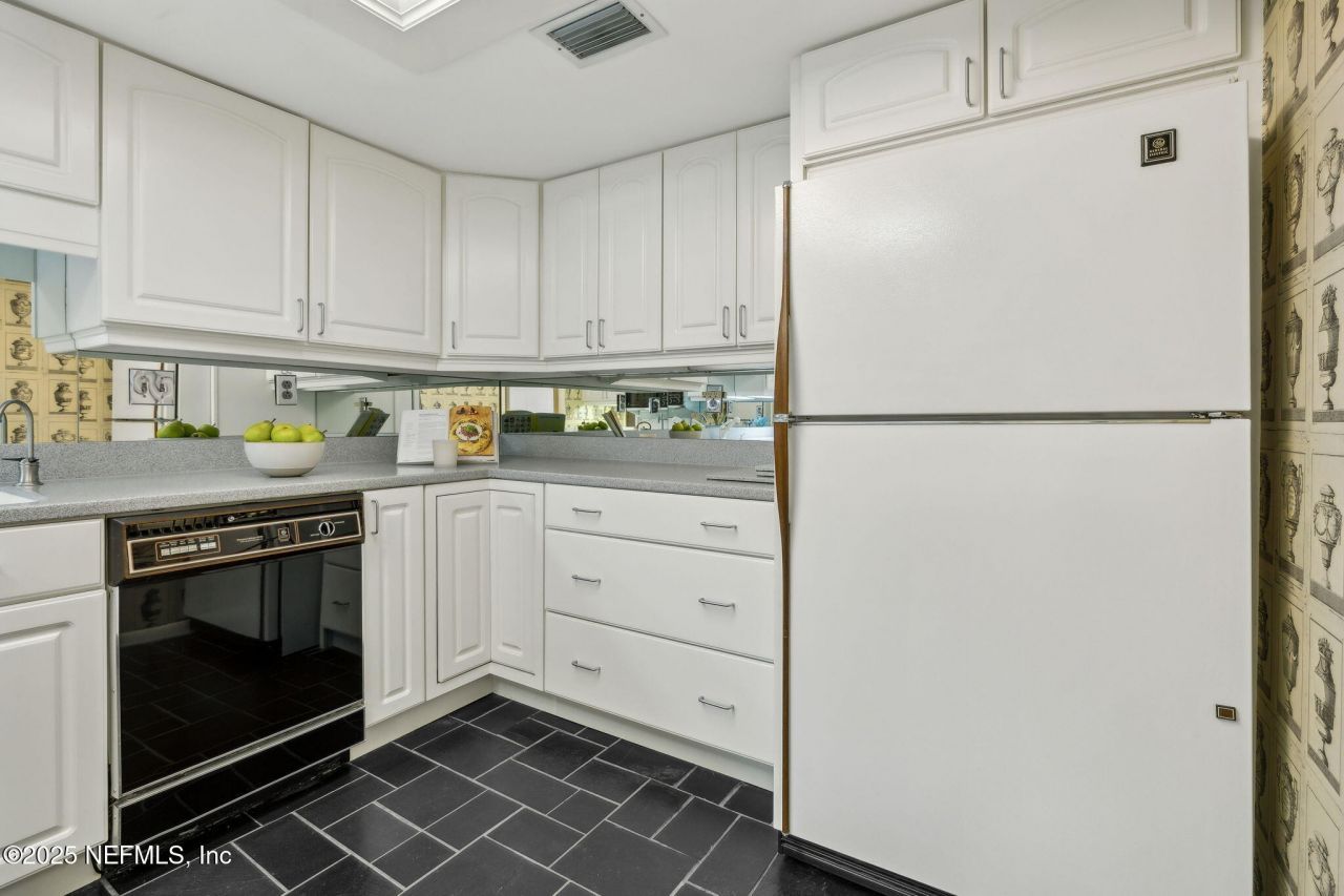 505 Lancaster Street, Unit 14C, Jacksonville, FL 32204 Photo