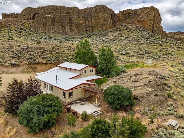 82678 SHOTGUN PASS LN, Christmas Valley, OR 97641