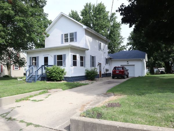 207 E North Street, Walnut, IL 61376
