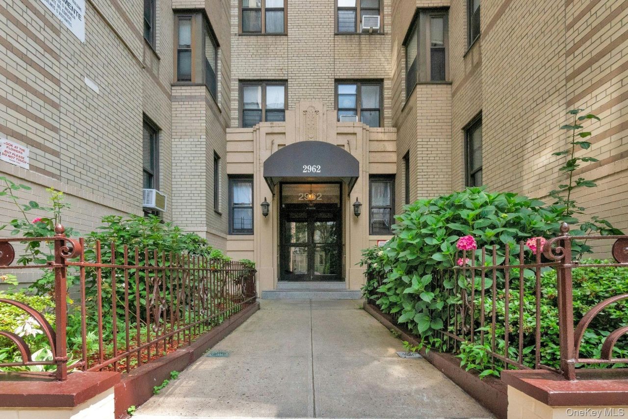 2962 Decatur Avenue, Unit 1C, Bronx, NY 10458 Main Photo