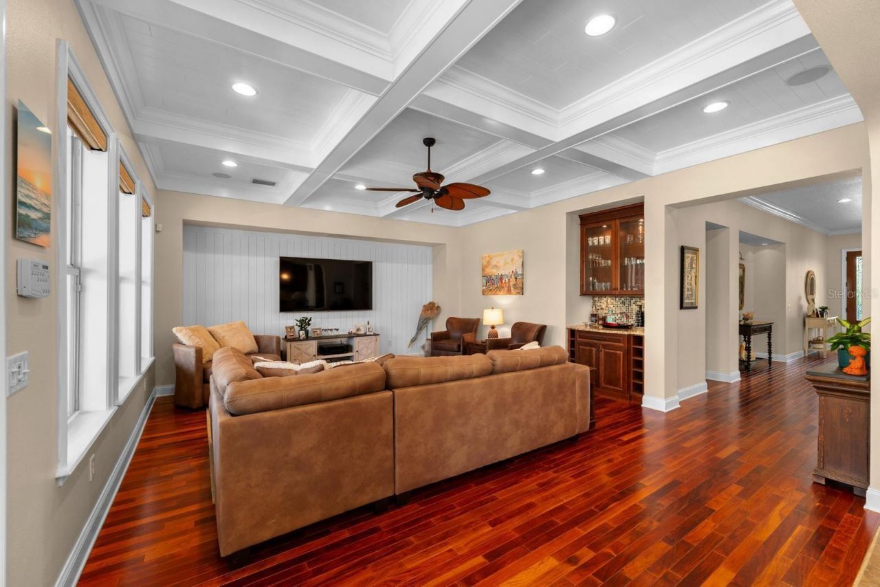 703 Islebay Drive, Apollo Beach, FL 33572 Photo