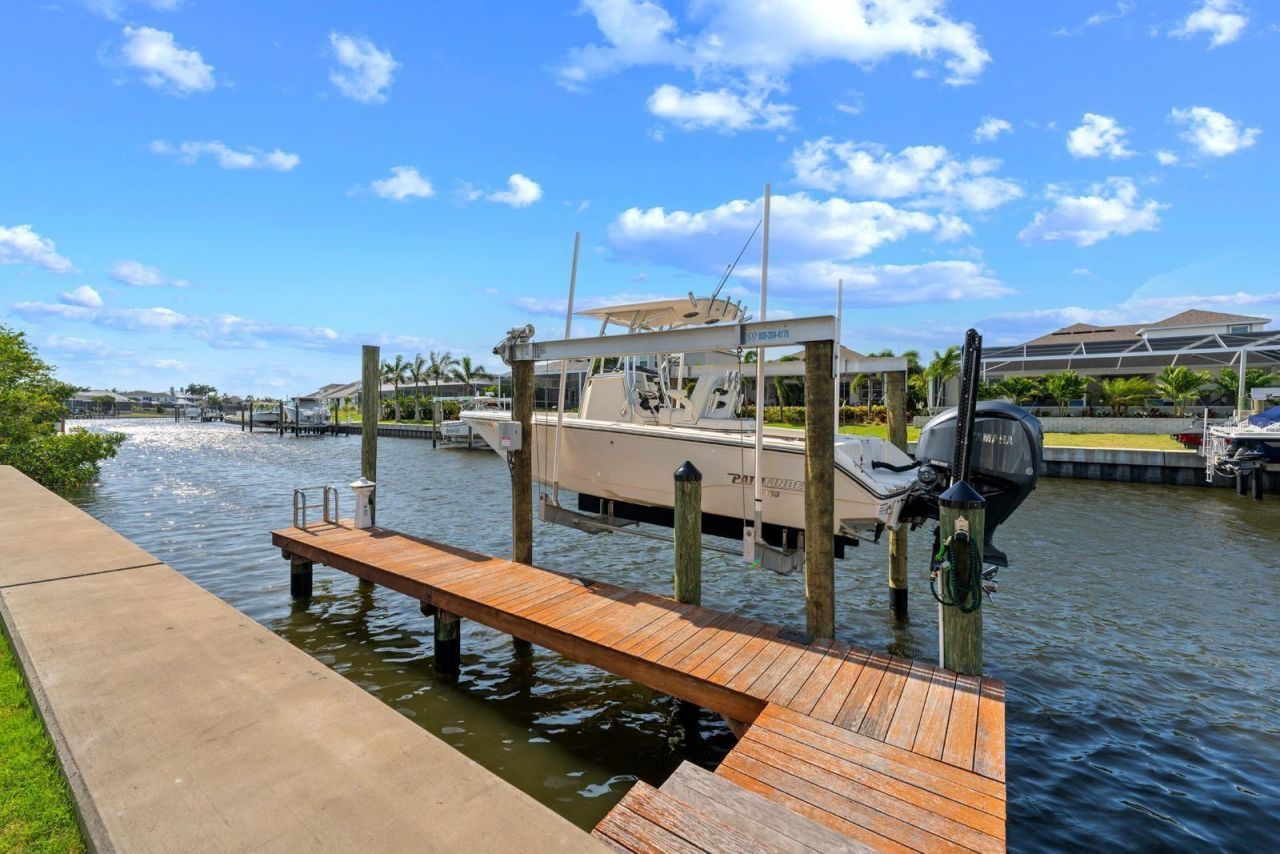 703 Islebay Drive, Apollo Beach, FL 33572 Photo