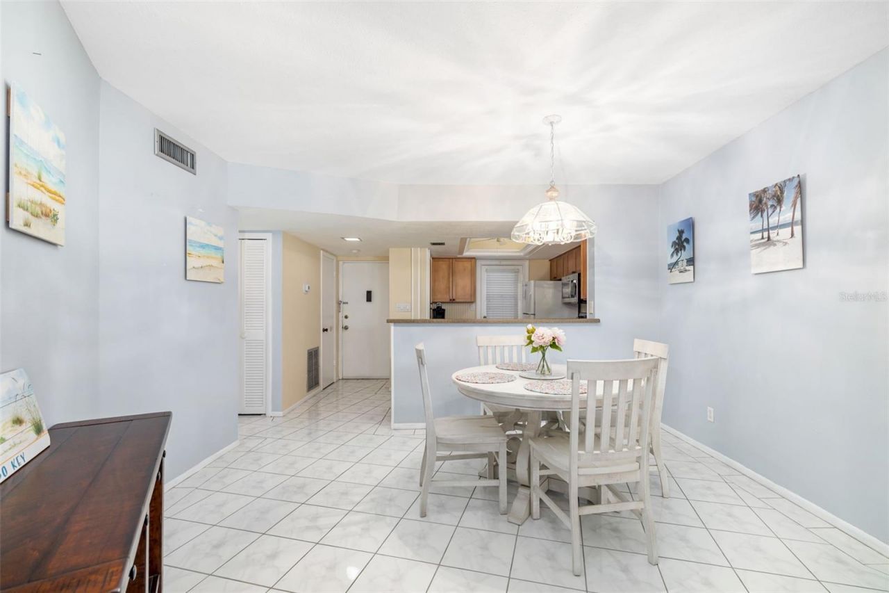 2110 Benjamin Franklin Drive, Unit 301, Sarasota, FL 34236 Photo