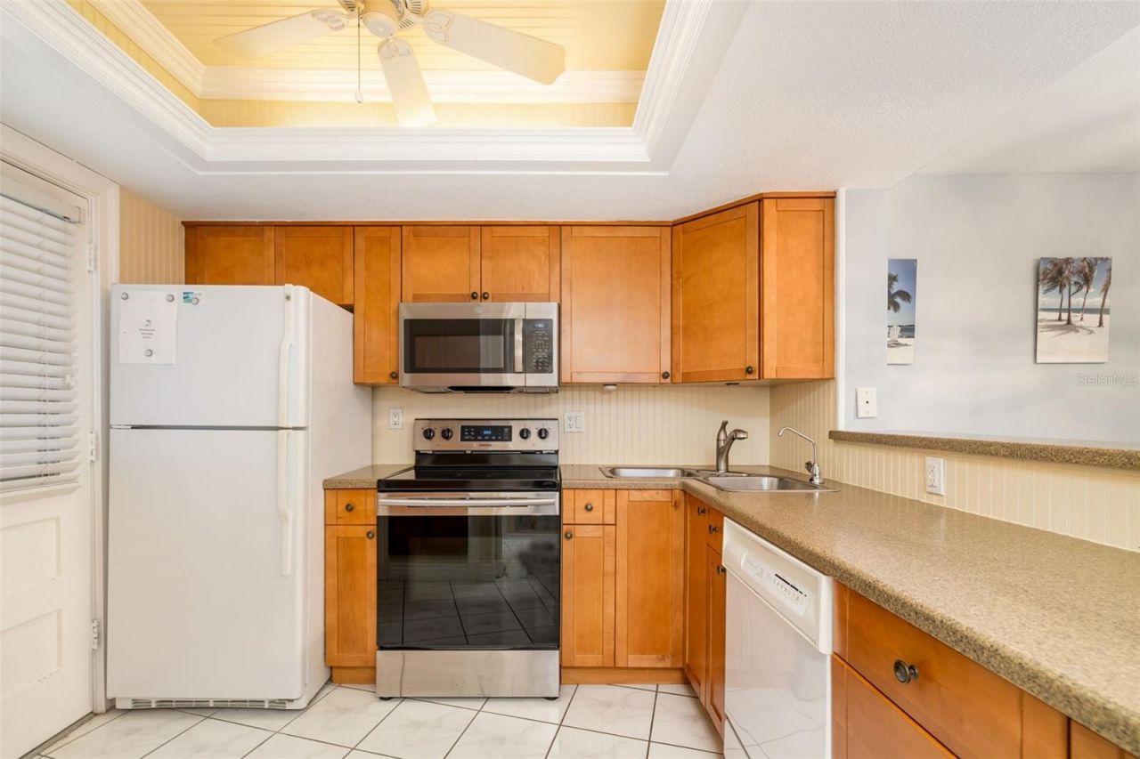 2110 Benjamin Franklin Drive, Unit 301, Sarasota, FL 34236 Photo