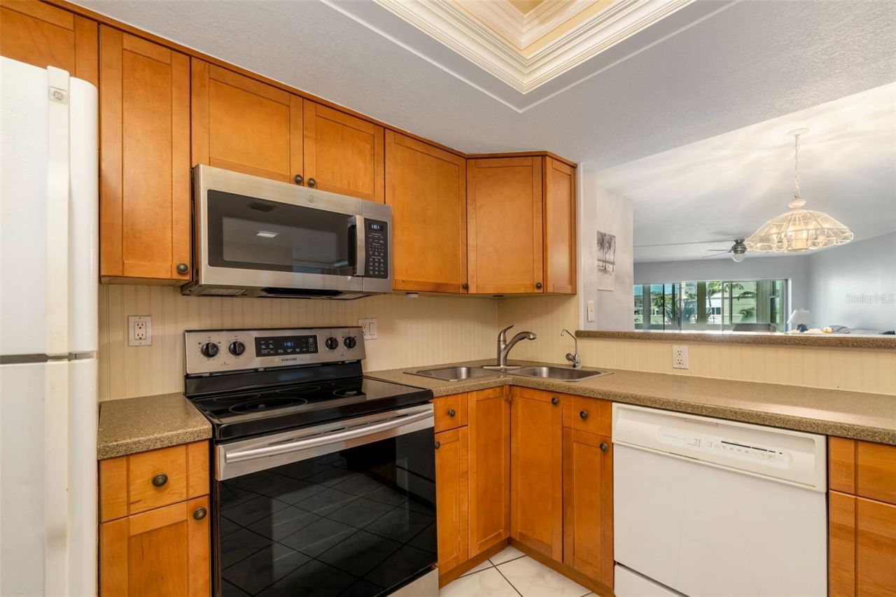 2110 Benjamin Franklin Drive, Unit 301, Sarasota, FL 34236 Photo
