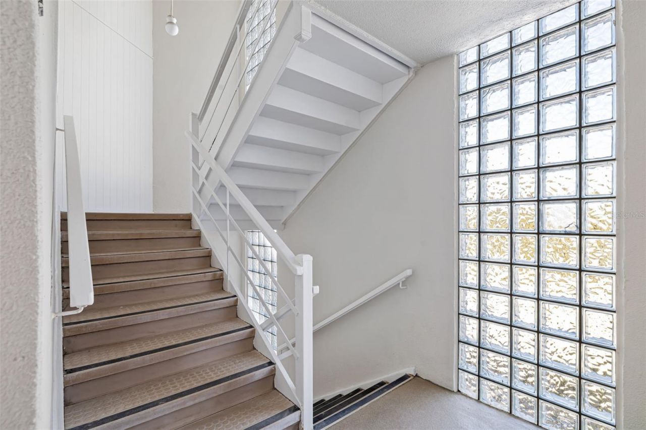 2110 Benjamin Franklin Drive, Unit 301, Sarasota, FL 34236 Photo