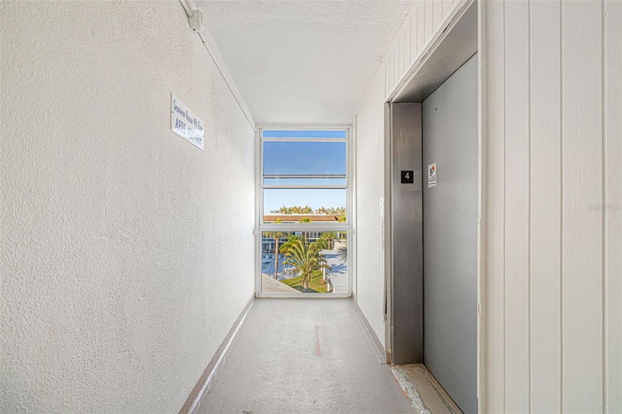 2110 Benjamin Franklin Drive, Unit 301, Sarasota, FL 34236 Photo