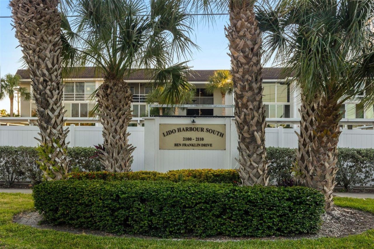 2110 Benjamin Franklin Drive, Unit 301, Sarasota, FL 34236 Photo