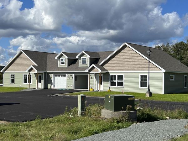 43 Tinker Meadow Way, Unit 19, Ellsworth, ME 04605