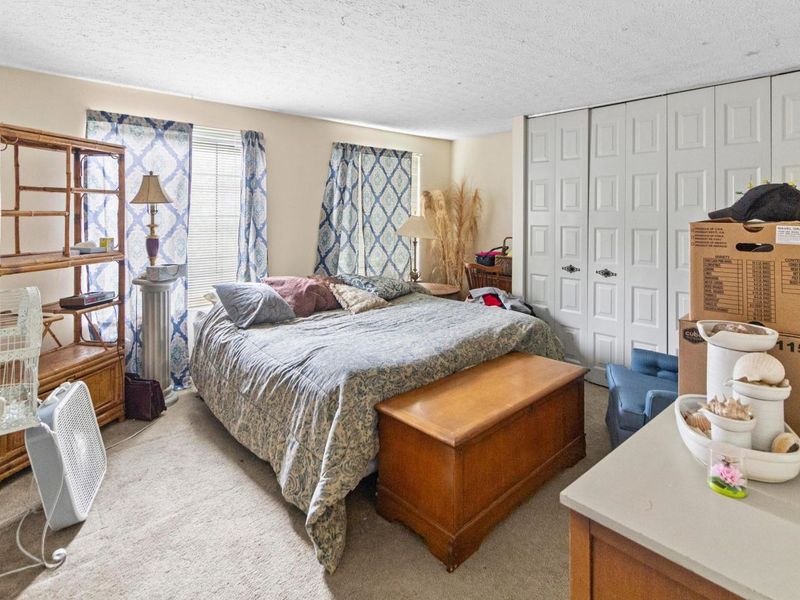 5500 Saddlebrook Drive, Columbus, OH 43221 Photo 12