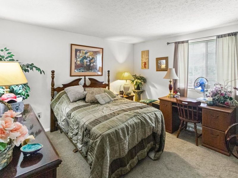 5500 Saddlebrook Drive, Columbus, OH 43221 Photo 13