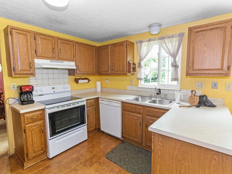 5500 Saddlebrook Drive, Columbus, OH 43221 Photo 6