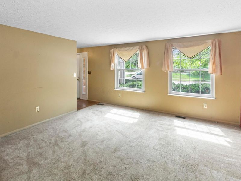 5500 Saddlebrook Drive, Columbus, OH 43221 Photo 7