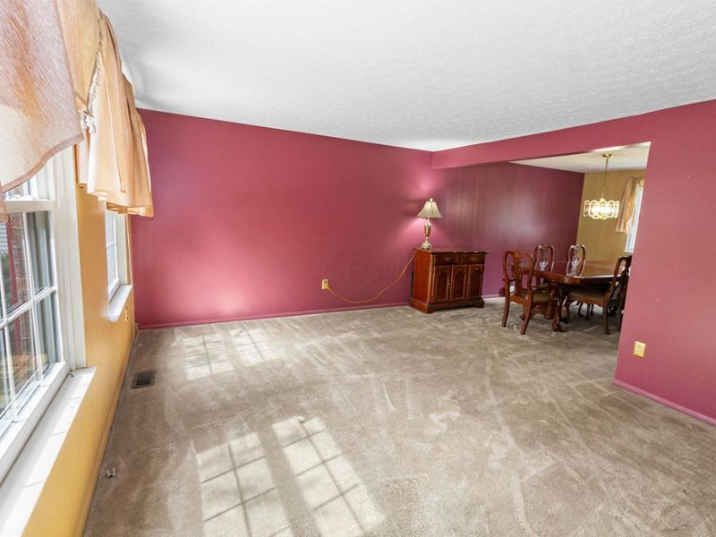 5500 Saddlebrook Drive, Columbus, OH 43221 Photo 8