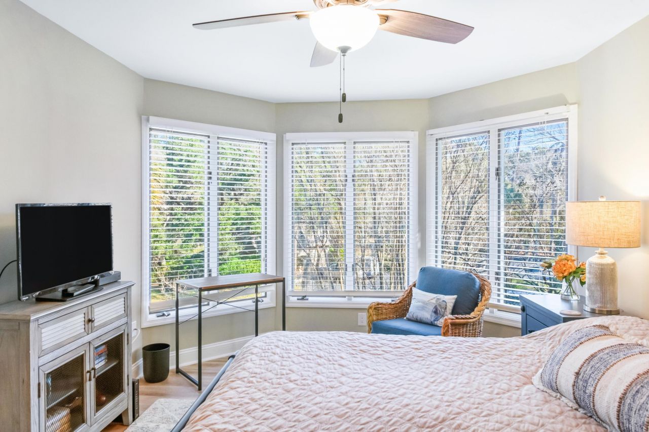 5524 Green Dolphin Way Photo 13