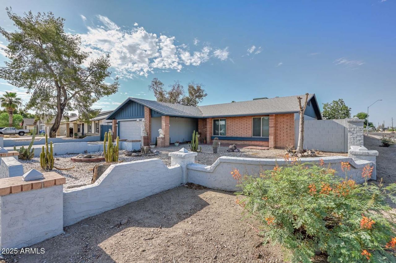 4235 W Aster Drive, Phoenix, AZ 85029 Main Photo