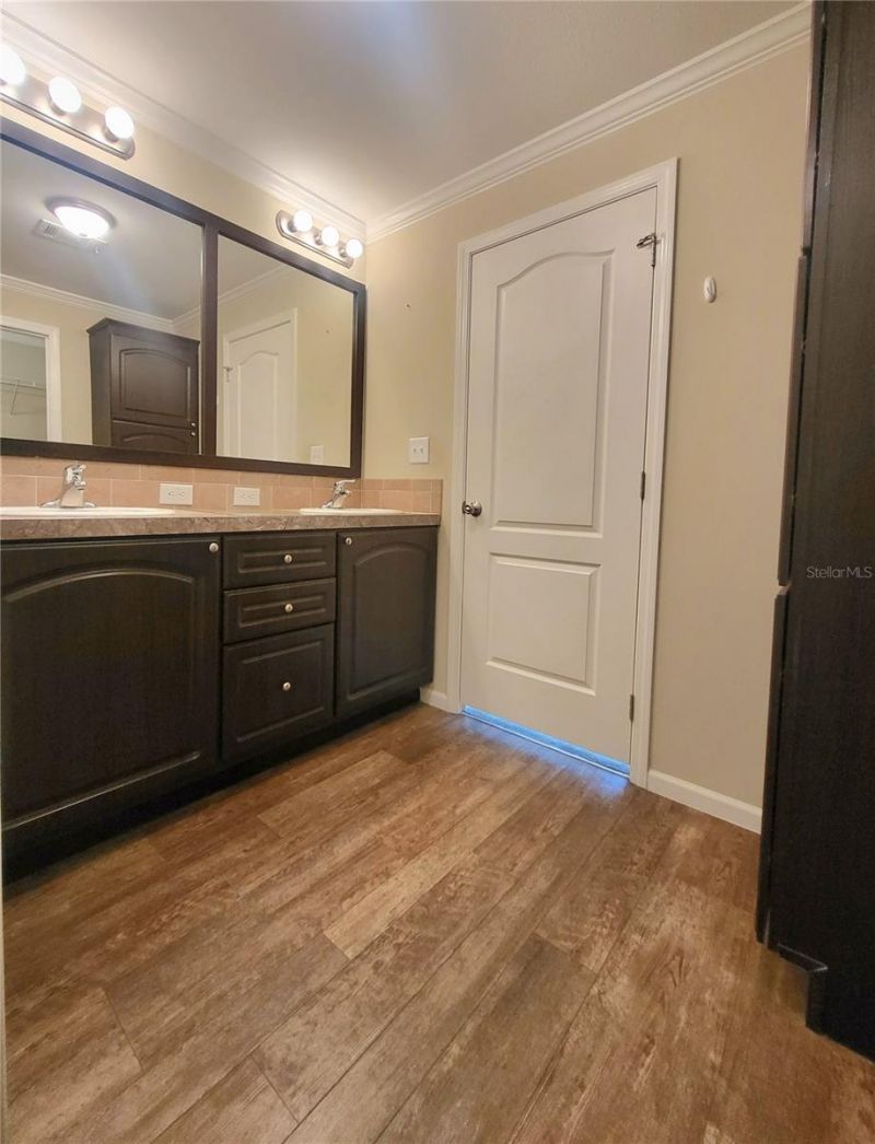 1106 49th Avenue Drive W, Bradenton, FL 34207 Photo