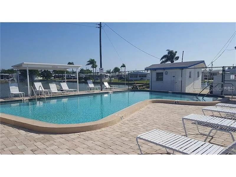 1106 49th Avenue Drive W, Bradenton, FL 34207 Photo