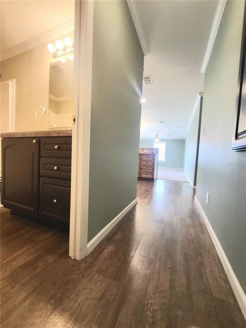 1106 49th Avenue Drive W, Bradenton, FL 34207 Photo