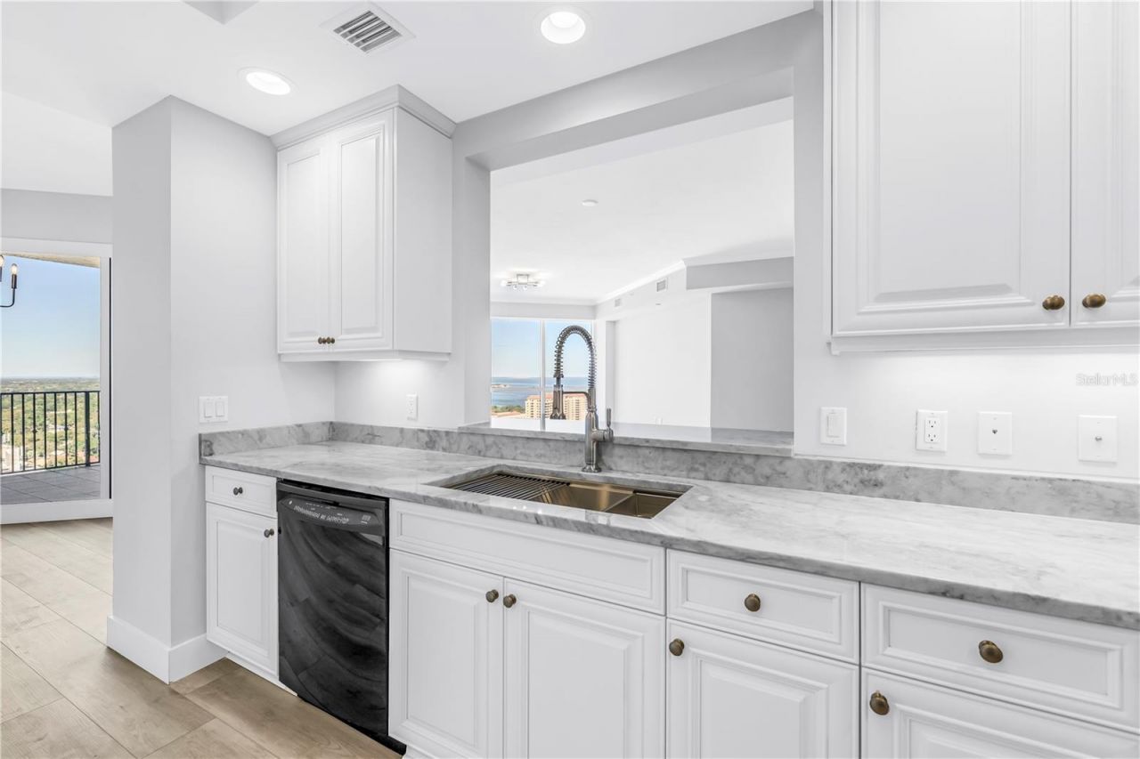 300 Beach Drive Ne, Unit 2301, Saint Petersburg, FL 33701 Photo