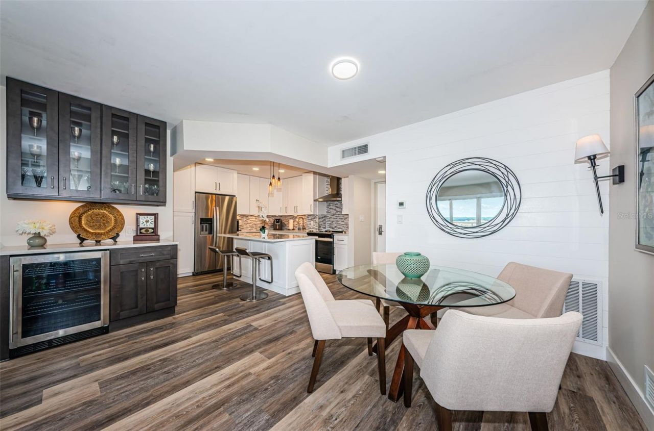 4900 Brittany Drive S, Unit 1413, Saint Petersburg, FL 33715 Photo