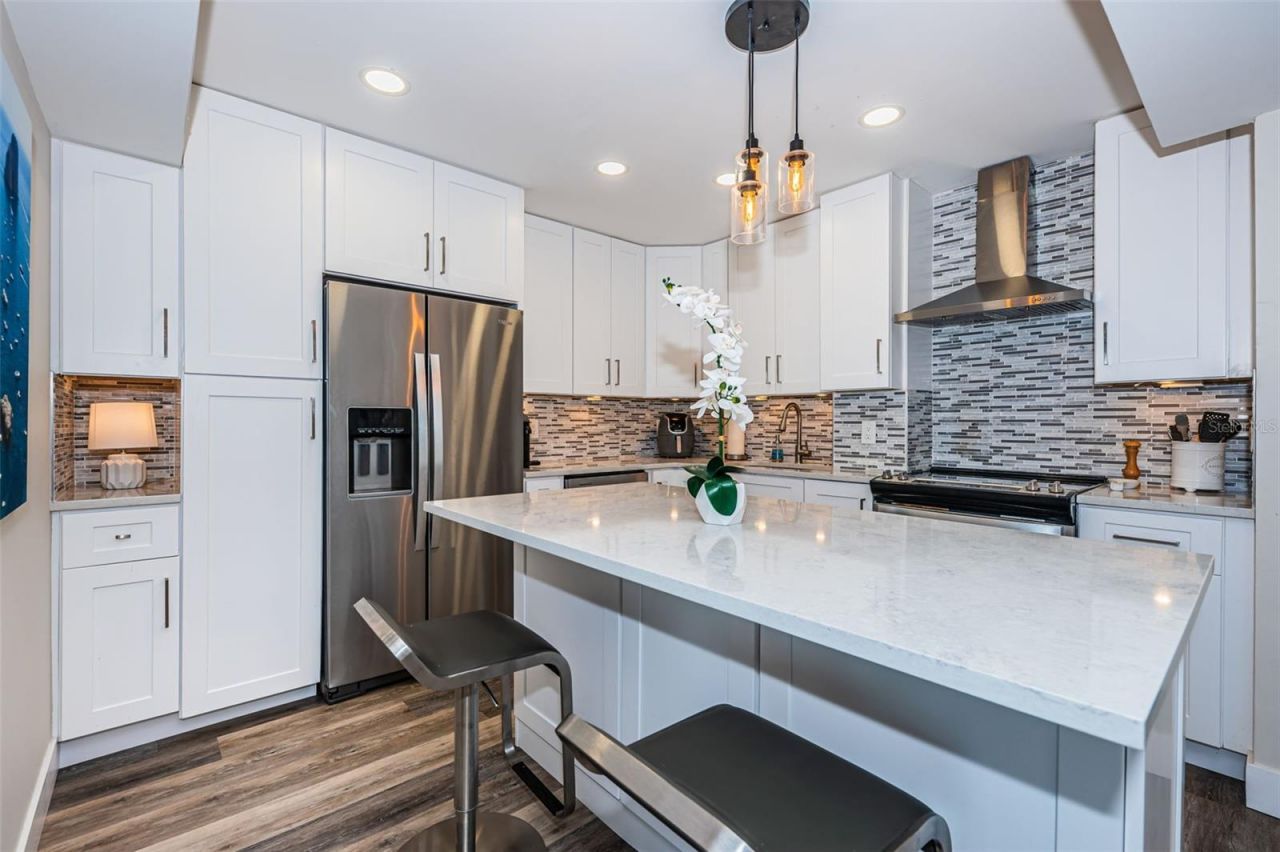 4900 Brittany Drive S, Unit 1413, Saint Petersburg, FL 33715 Photo