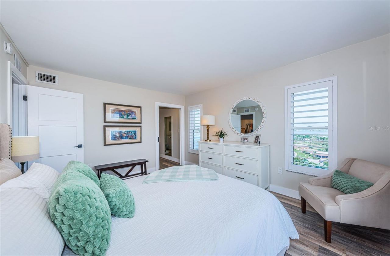 4900 Brittany Drive S, Unit 1413, Saint Petersburg, FL 33715 Photo