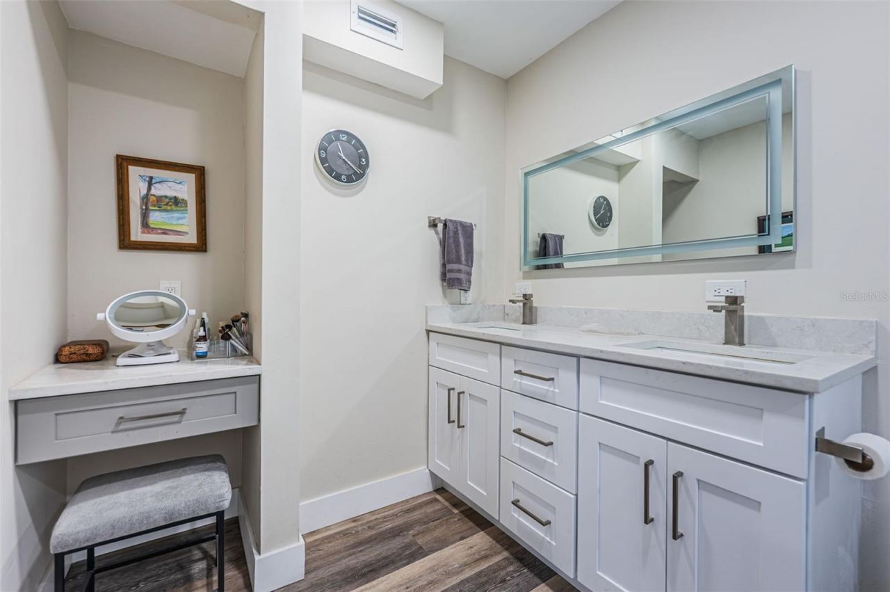 4900 Brittany Drive S, Unit 1413, Saint Petersburg, FL 33715 Photo