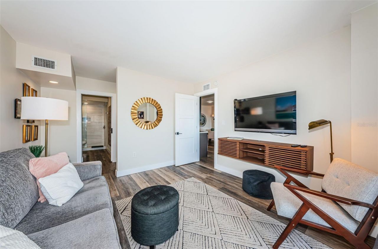 4900 Brittany Drive S, Unit 1413, Saint Petersburg, FL 33715 Photo