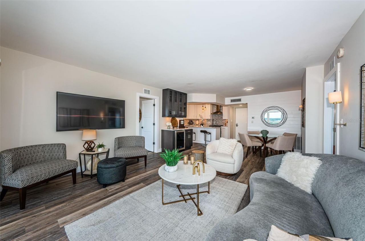 4900 Brittany Drive S, Unit 1413, Saint Petersburg, FL 33715 Photo