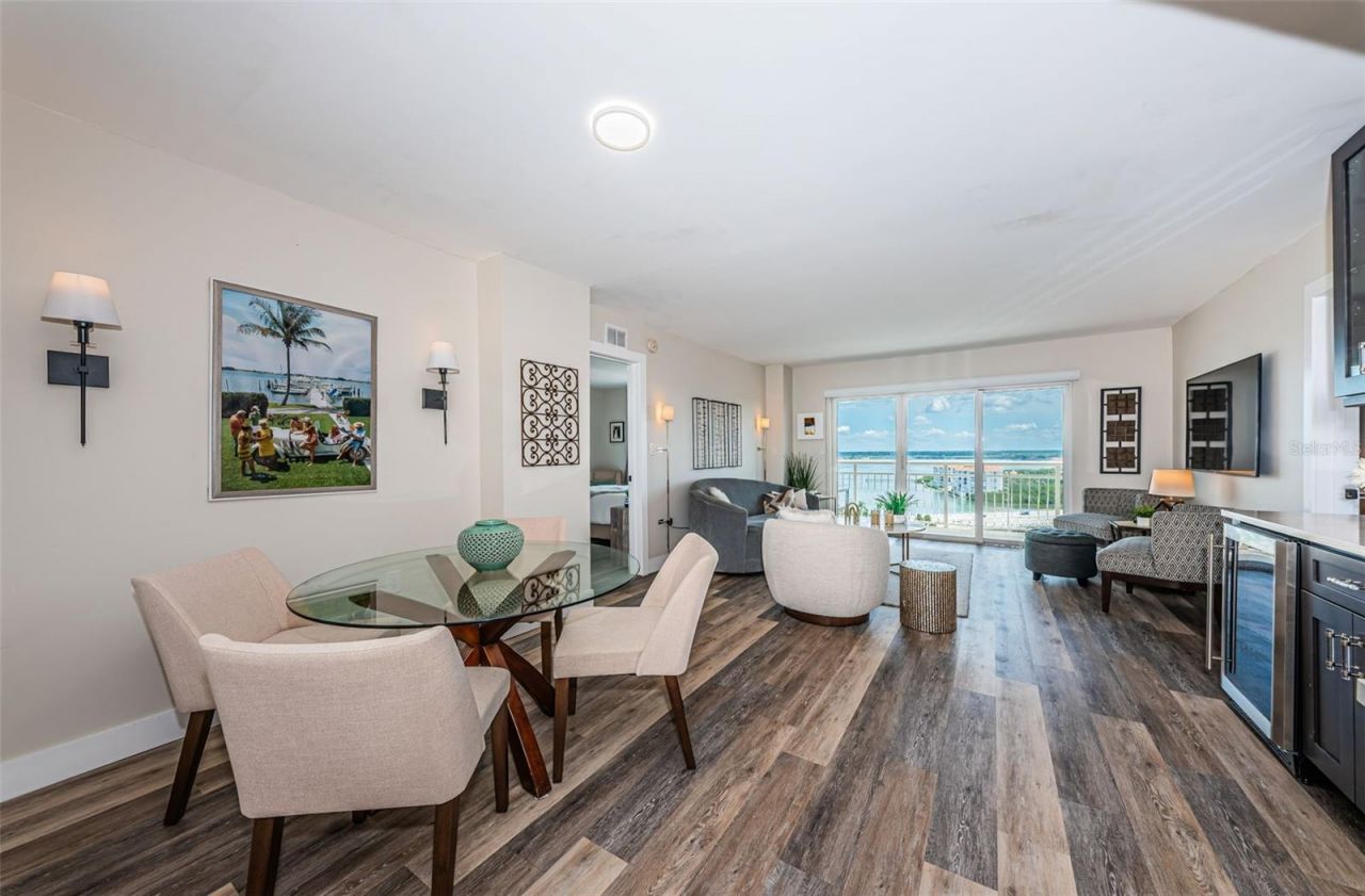 4900 Brittany Drive S, Unit 1413, Saint Petersburg, FL 33715 Photo