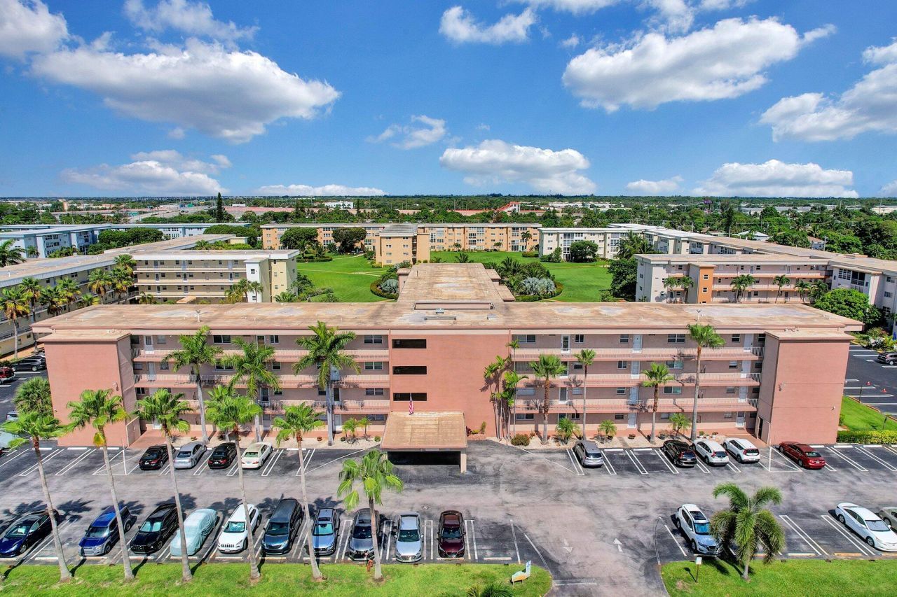 2615 NE 1st Court, Unit 204, Boynton Beach, FL 33435 Photo
