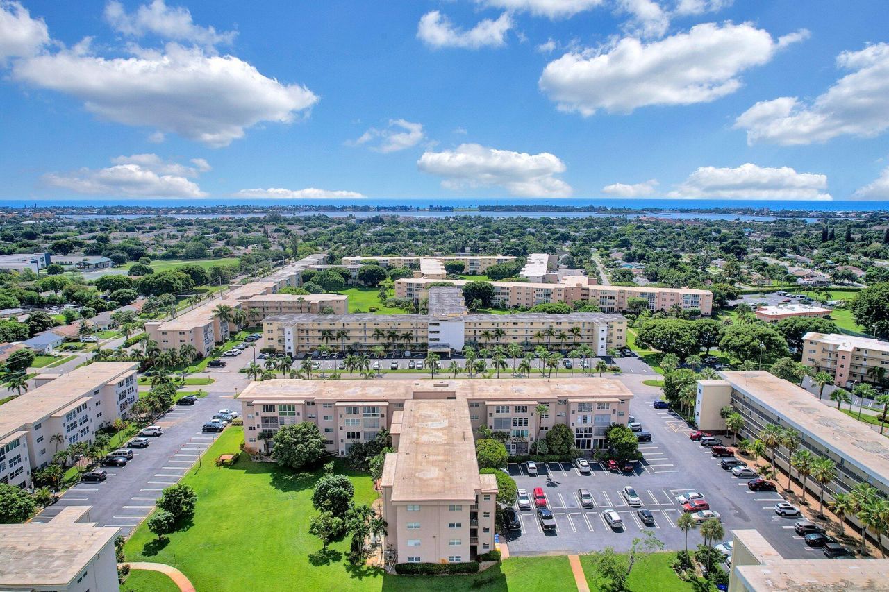 2615 NE 1st Court, Unit 204, Boynton Beach, FL 33435 Photo