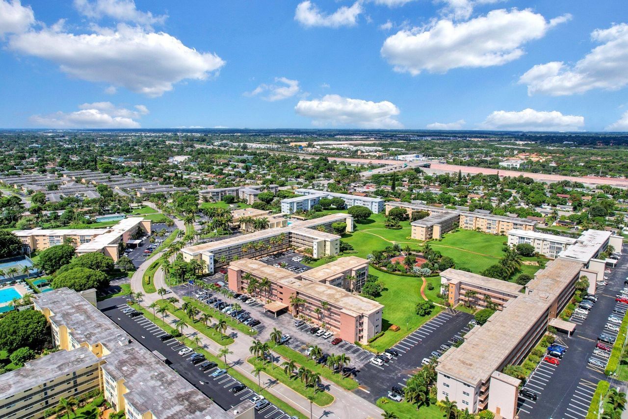 2615 NE 1st Court, Unit 204, Boynton Beach, FL 33435 Photo