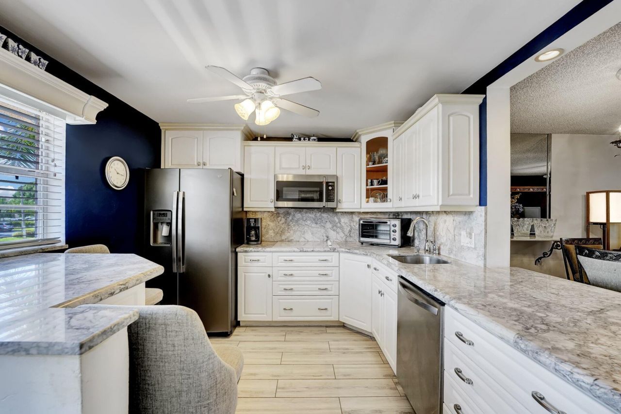 2615 NE 1st Court, Unit 204, Boynton Beach, FL 33435 Photo