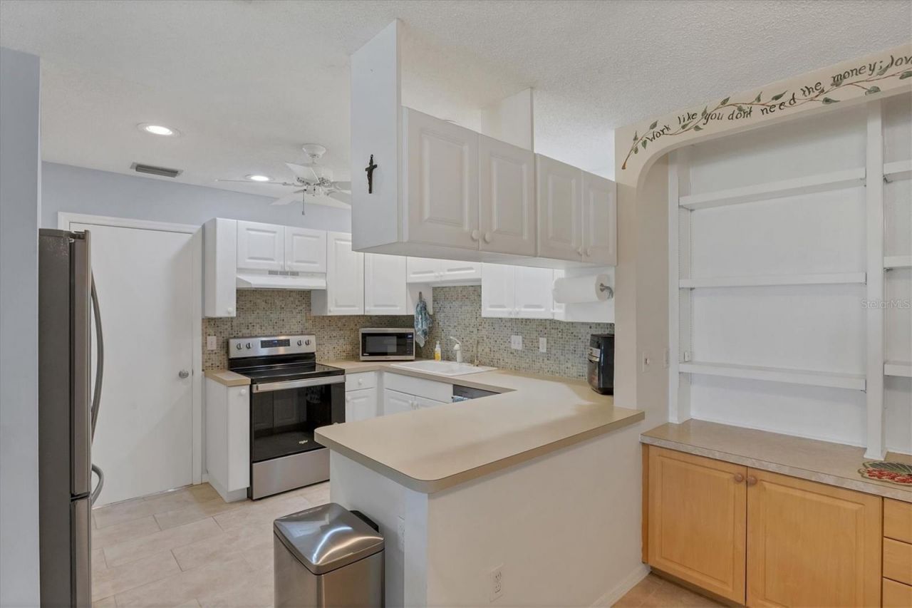 3305 Vivienda Boulevard, Bradenton, FL 34207 Photo