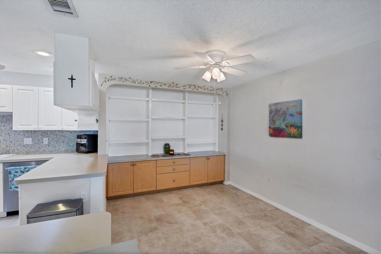 3305 Vivienda Boulevard, Bradenton, FL 34207 Photo