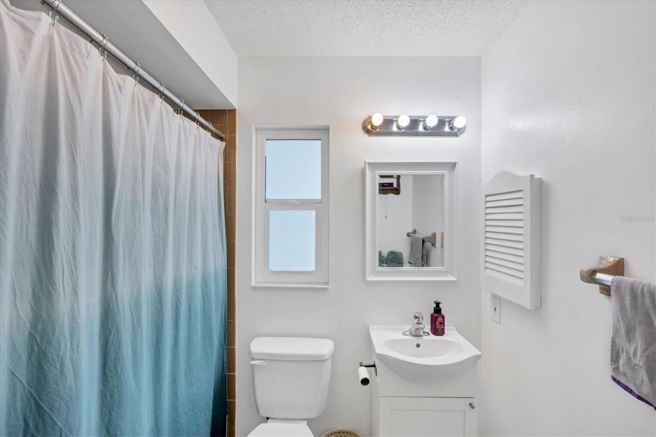 3305 Vivienda Boulevard, Bradenton, FL 34207 Photo