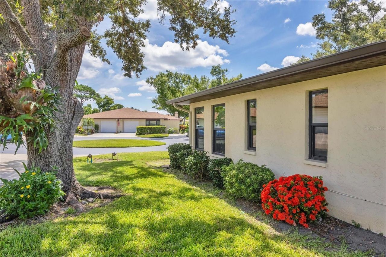 3305 Vivienda Boulevard, Bradenton, FL 34207 Photo