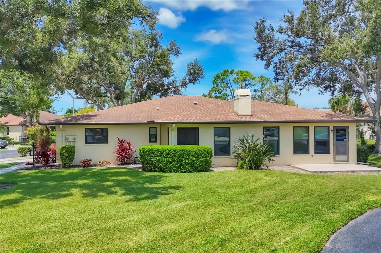 3305 Vivienda Boulevard, Bradenton, FL 34207 Photo