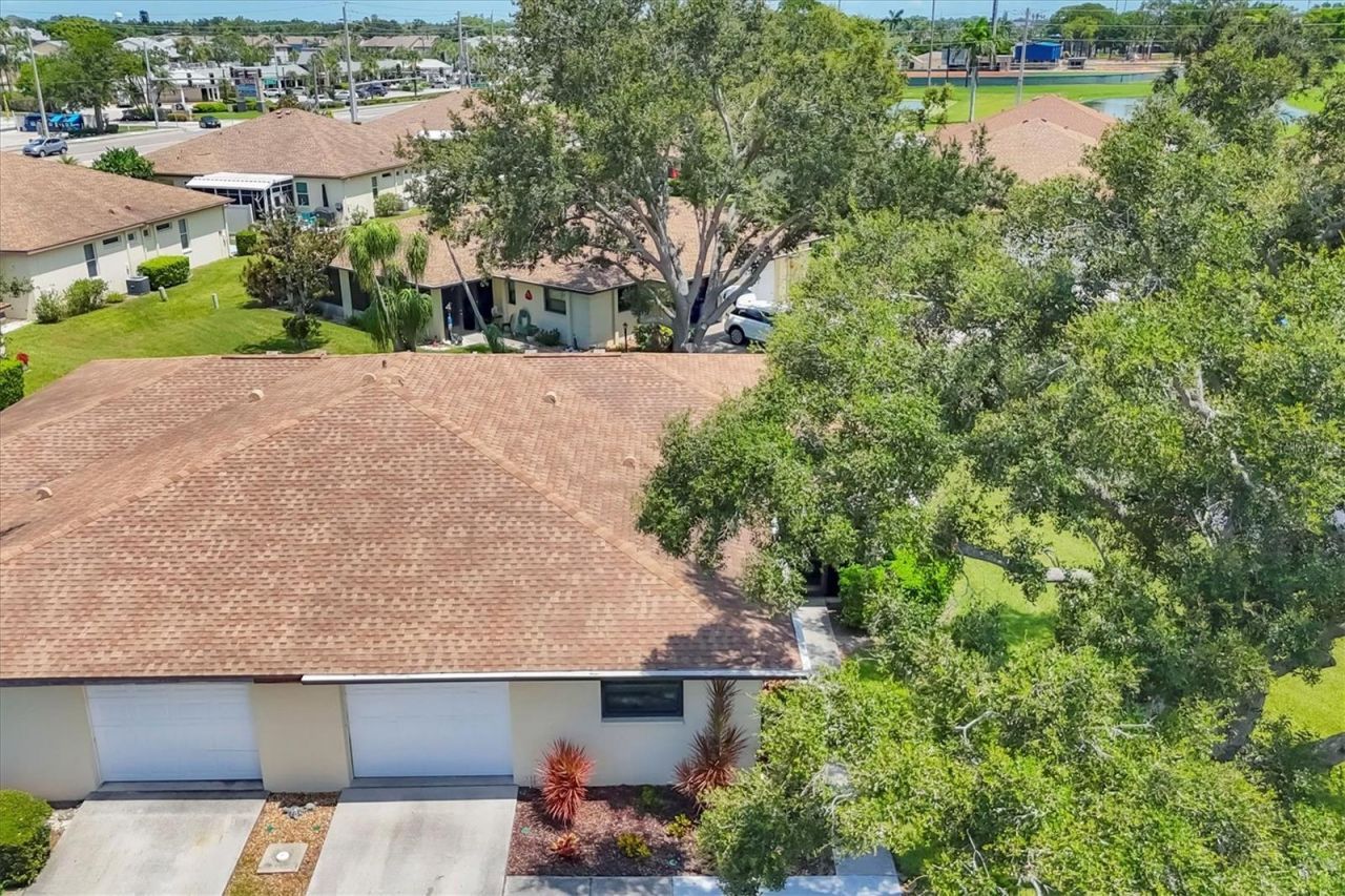 3305 Vivienda Boulevard, Bradenton, FL 34207 Photo