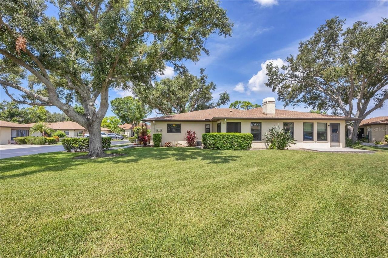 3305 Vivienda Boulevard, Bradenton, FL 34207 Photo