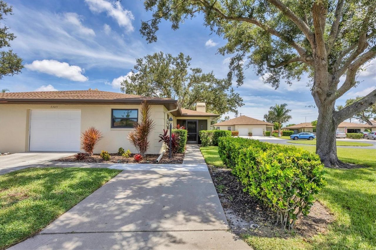 3305 Vivienda Boulevard, Bradenton, FL 34207 Photo