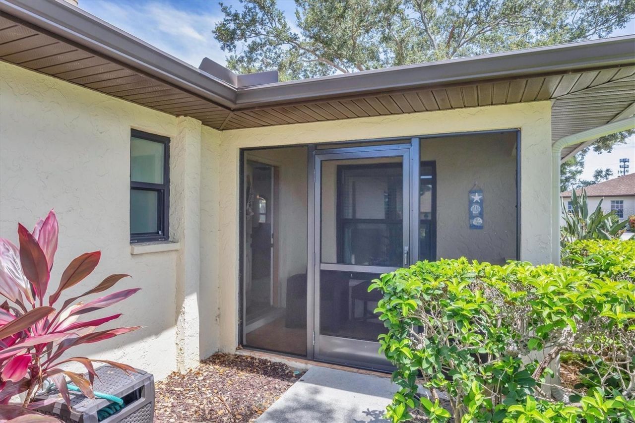 3305 Vivienda Boulevard, Bradenton, FL 34207 Photo