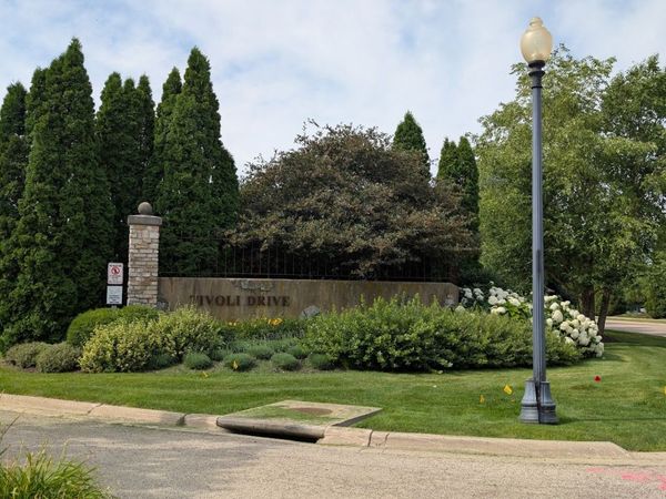 906 Tivoli Drive, Rockford, IL 61107