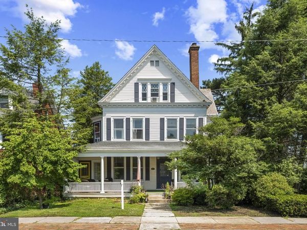 121 W SPRINGETTSBURY AVENUE, YORK, PA 17403