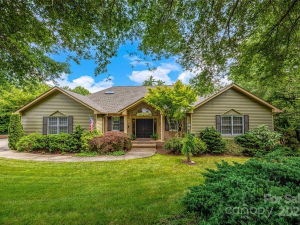 842 Rickel Drive, Hendersonville, NC 28739