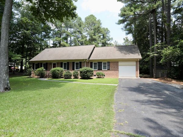 202 Haldane Drive, Southern Pines, NC 28387