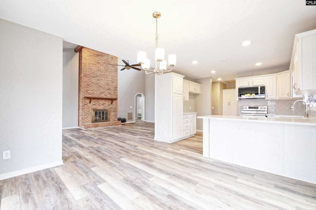 447 Edgewater Road Photo 14